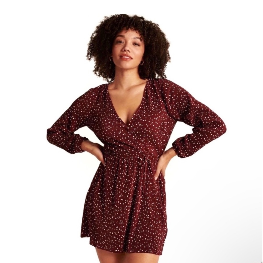 Abercrombie & Fitch Plisse Mini Dress Sz XST Burgundy Speckled Long Sleeve Wrap